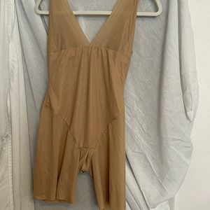 Flexees by Maidenform open-bust body shaper. Size 2XL